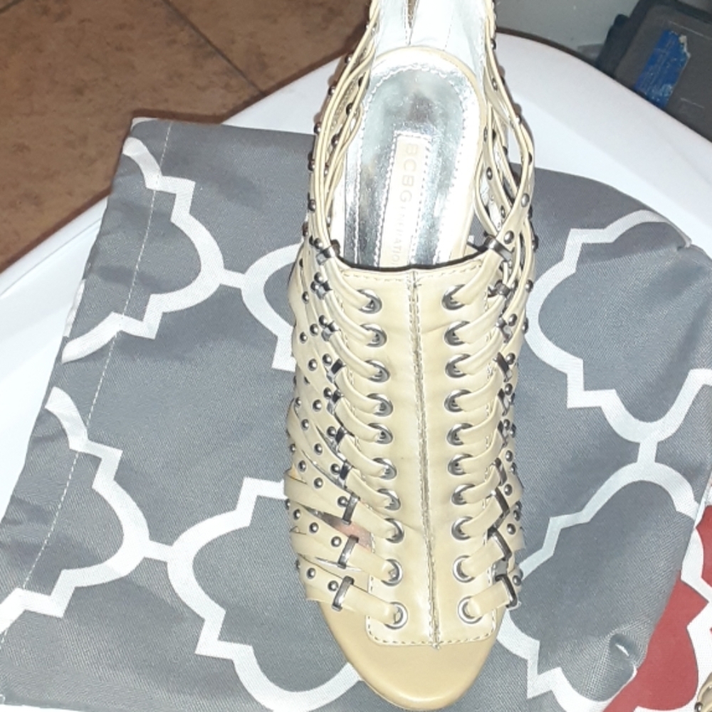 Shoe
